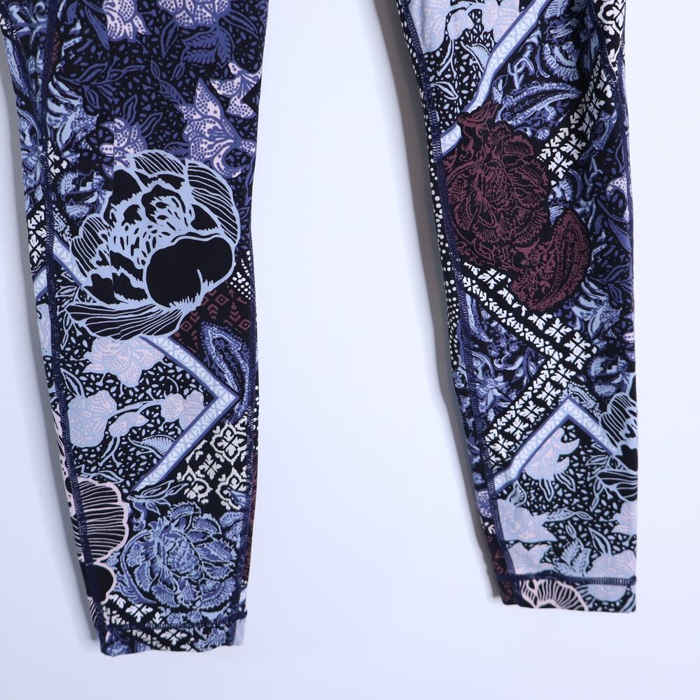 Athleta Patchwork Salutations 7/8 Legging Blue Mu… - image 5